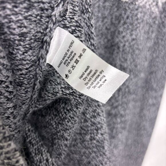 The Alpaca Connection Grey with Aztec Print Hooded Zip Up Sweater Size Large - Picture 6 of 6